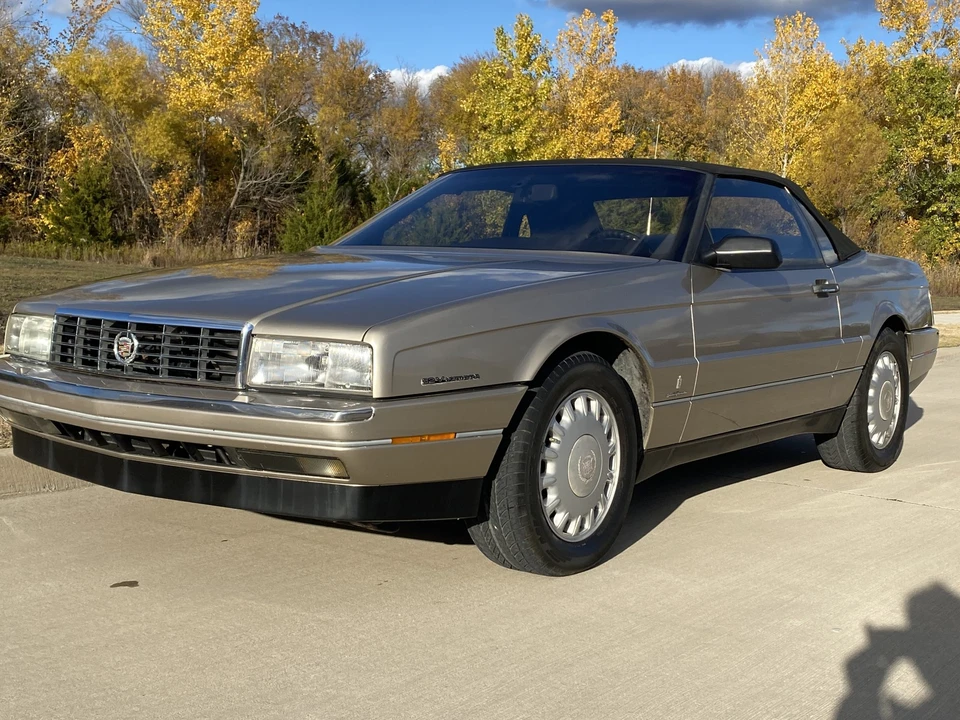 1993 Cadillac Allante - Image 9 of 31