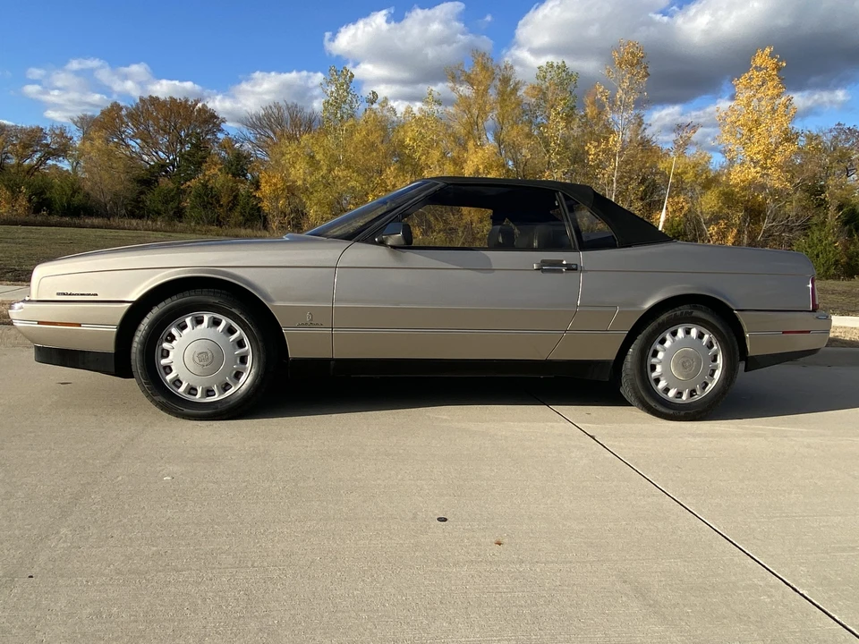 1993 Cadillac Allante - Image 14 of 31