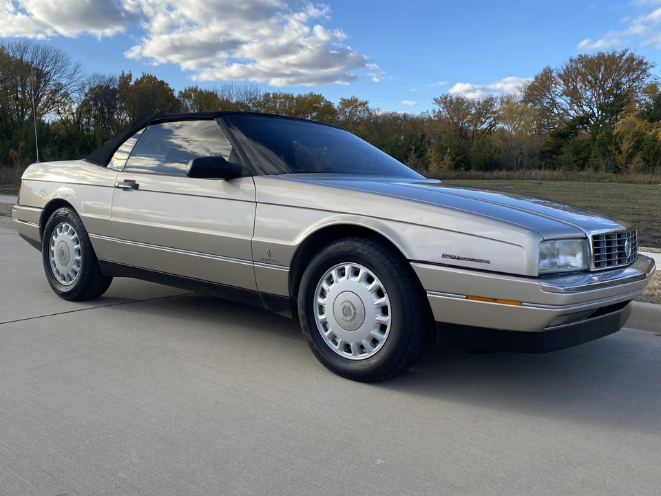 1993 Cadillac Allante - Image 10 of 31