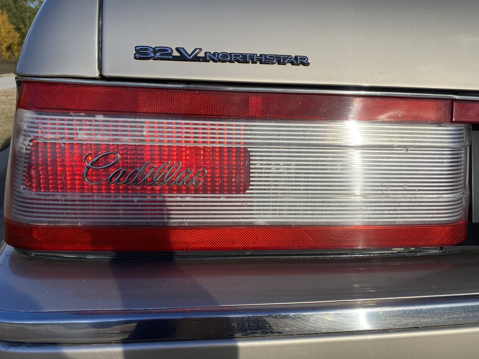 1993 Cadillac Allante - Image 16 of 31