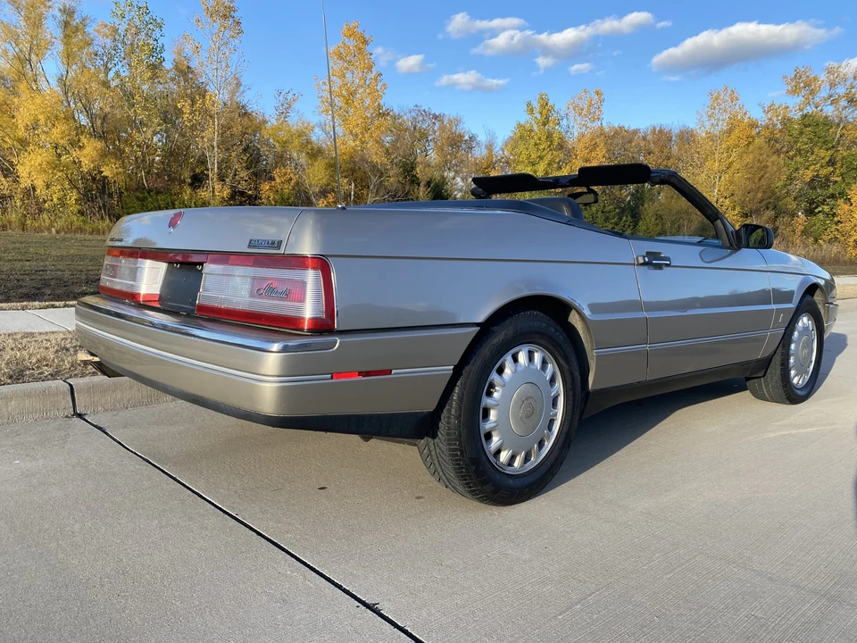 1993 Cadillac Allante - Image 5 of 31