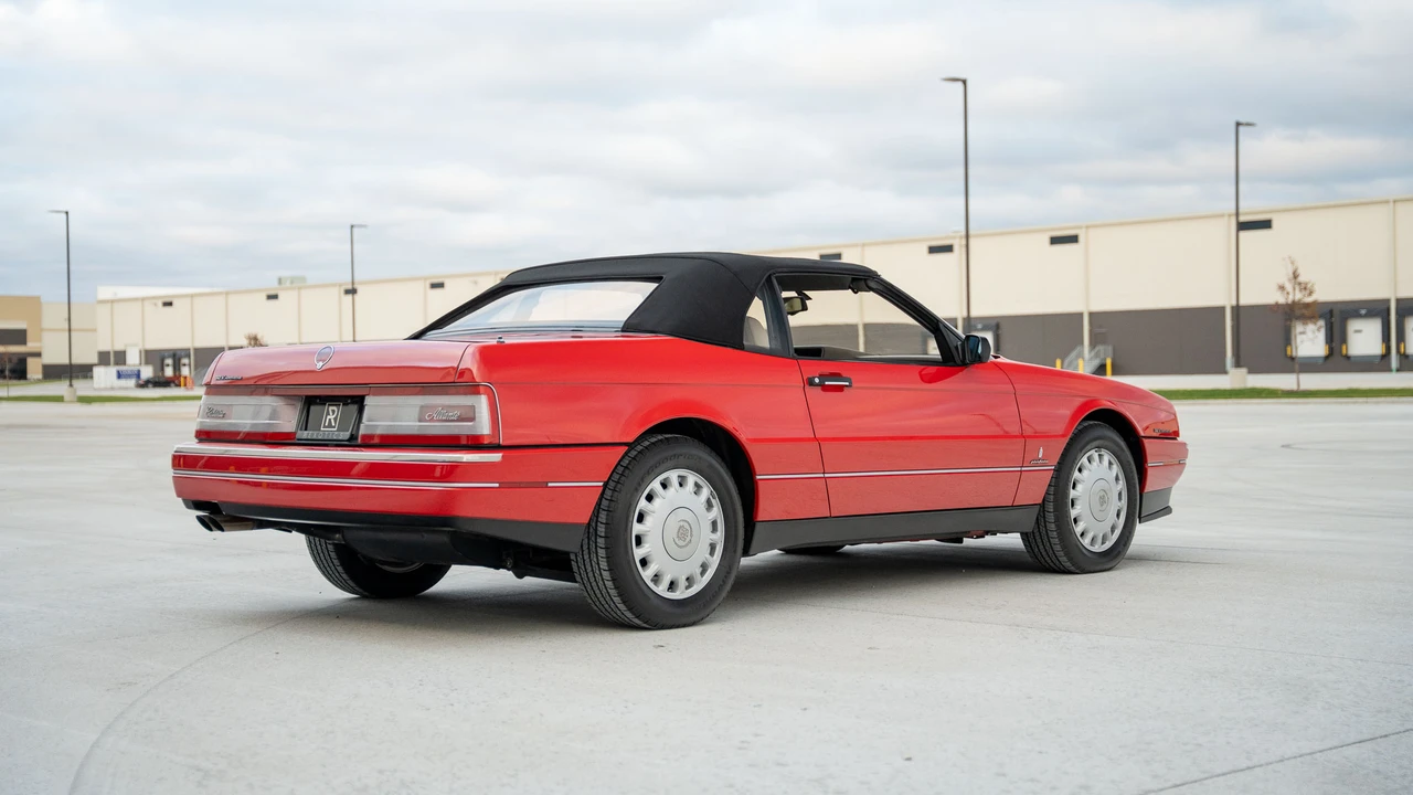1993 Cadillac Allante - Image 25 of 31