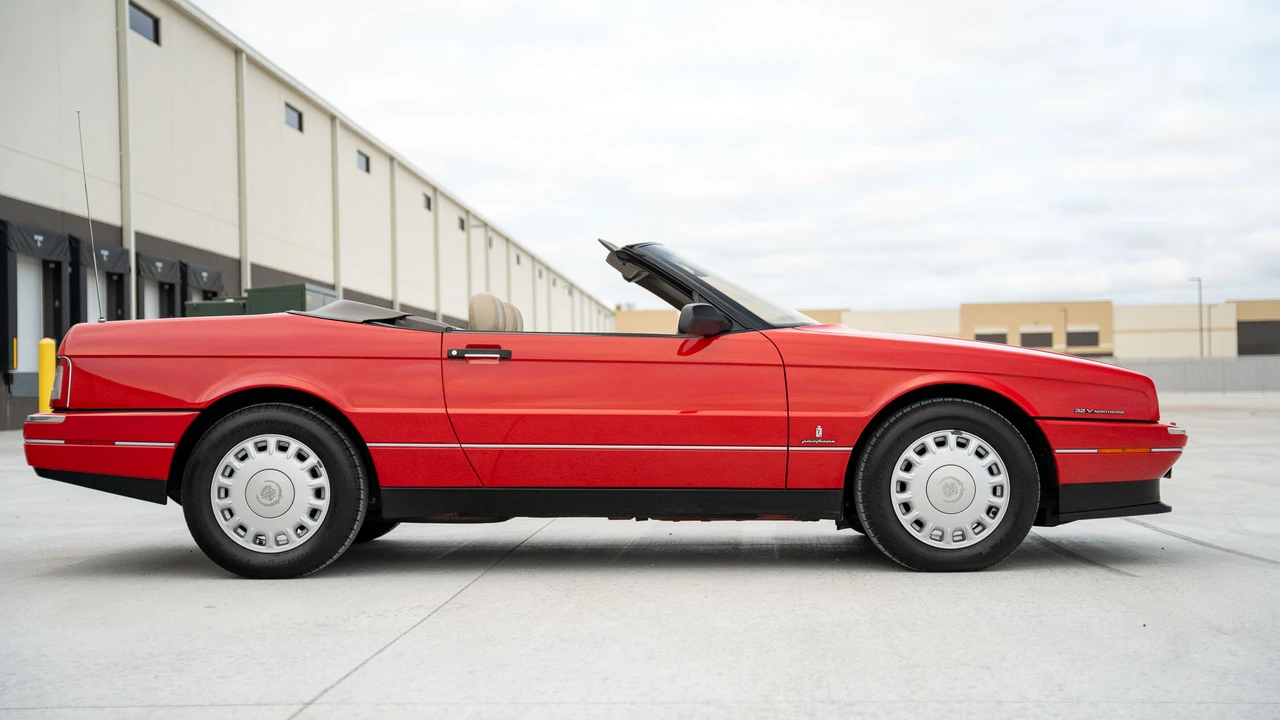 1993 Cadillac Allante - Image 7 of 31