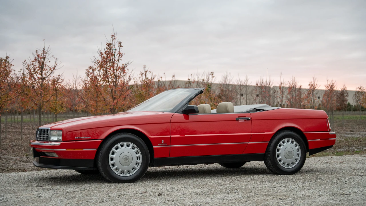 1993 Cadillac Allante - Image 13 of 31