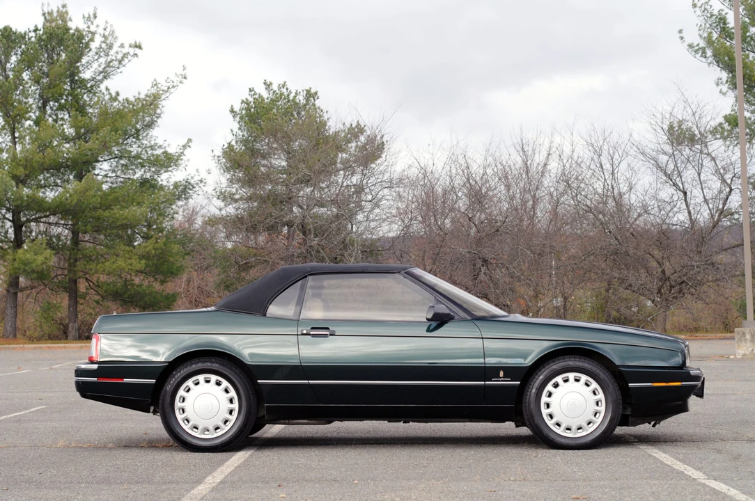 1993 Cadillac Allante - Image 9 of 31