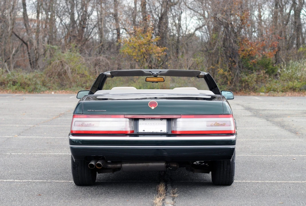 1993 Cadillac Allante - Image 16 of 31
