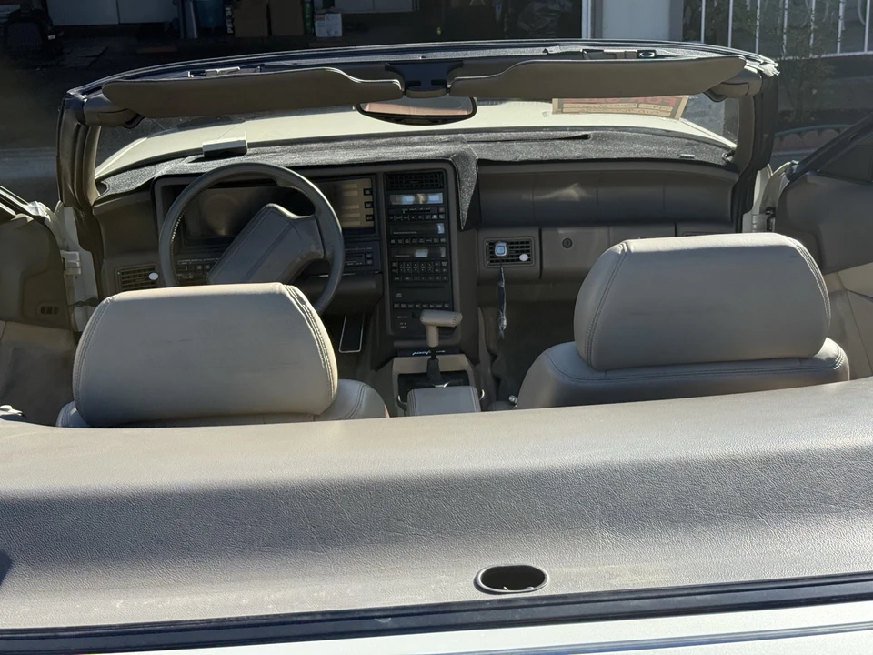 1993 Cadillac Allante - Image 22 of 29