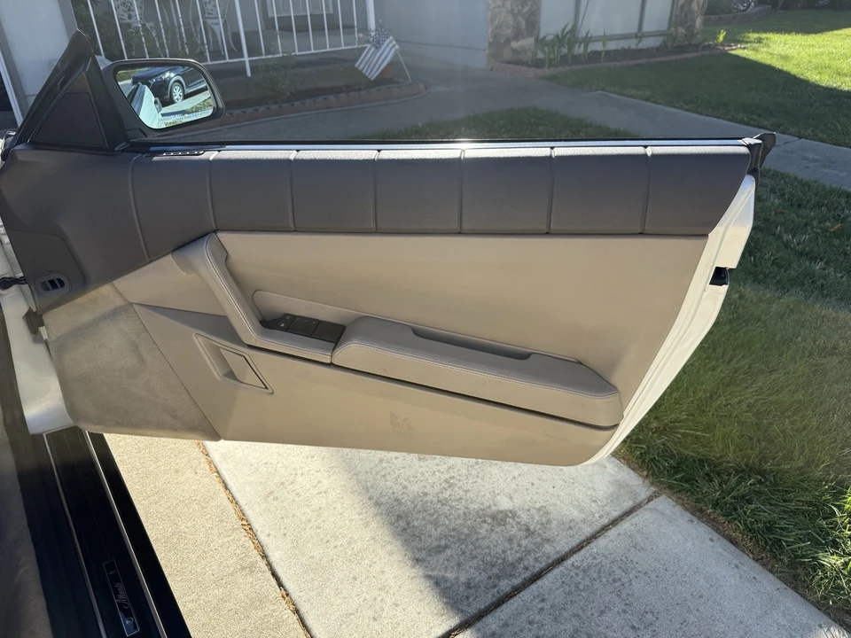 1993 Cadillac Allante - Image 29 of 29