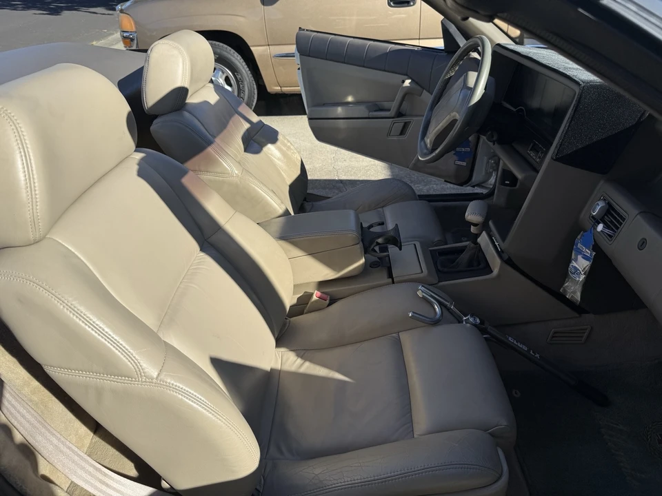 1993 Cadillac Allante - Image 26 of 29