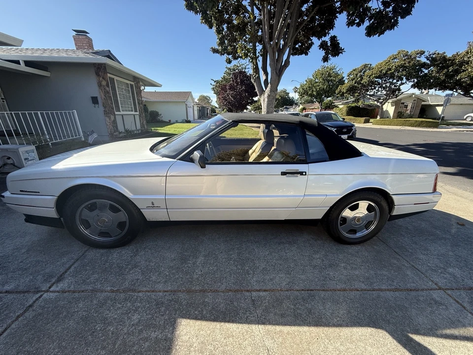 1993 Cadillac Allante - Image 19 of 29