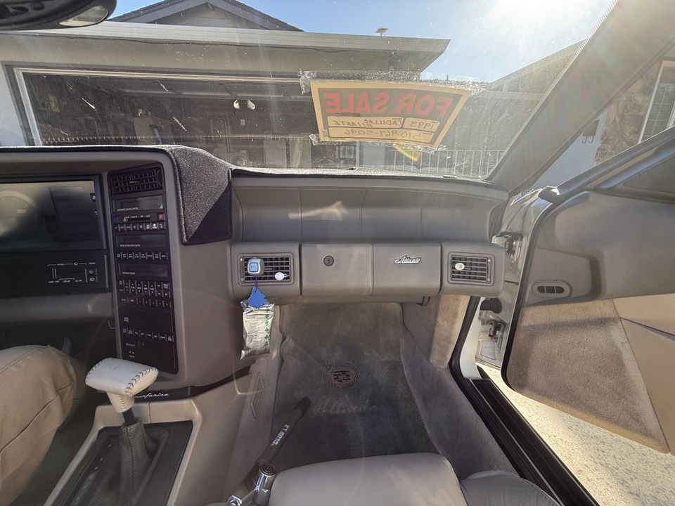 1993 Cadillac Allante - Image 20 of 29