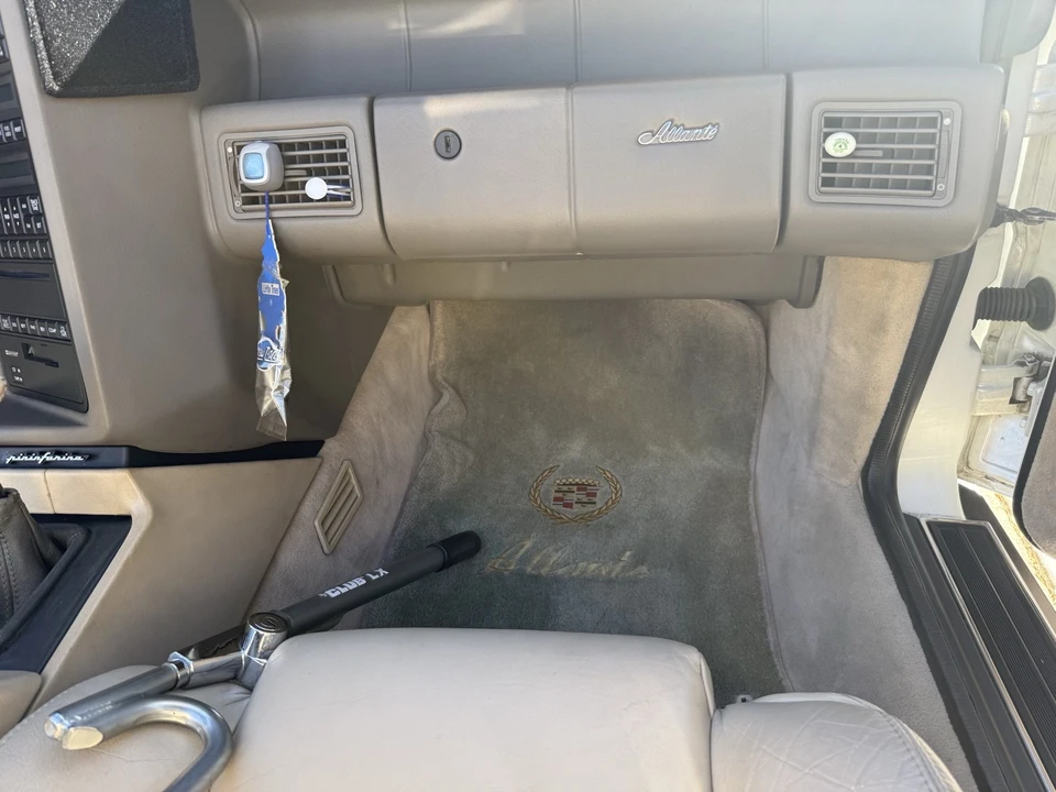 1993 Cadillac Allante - Image 27 of 29