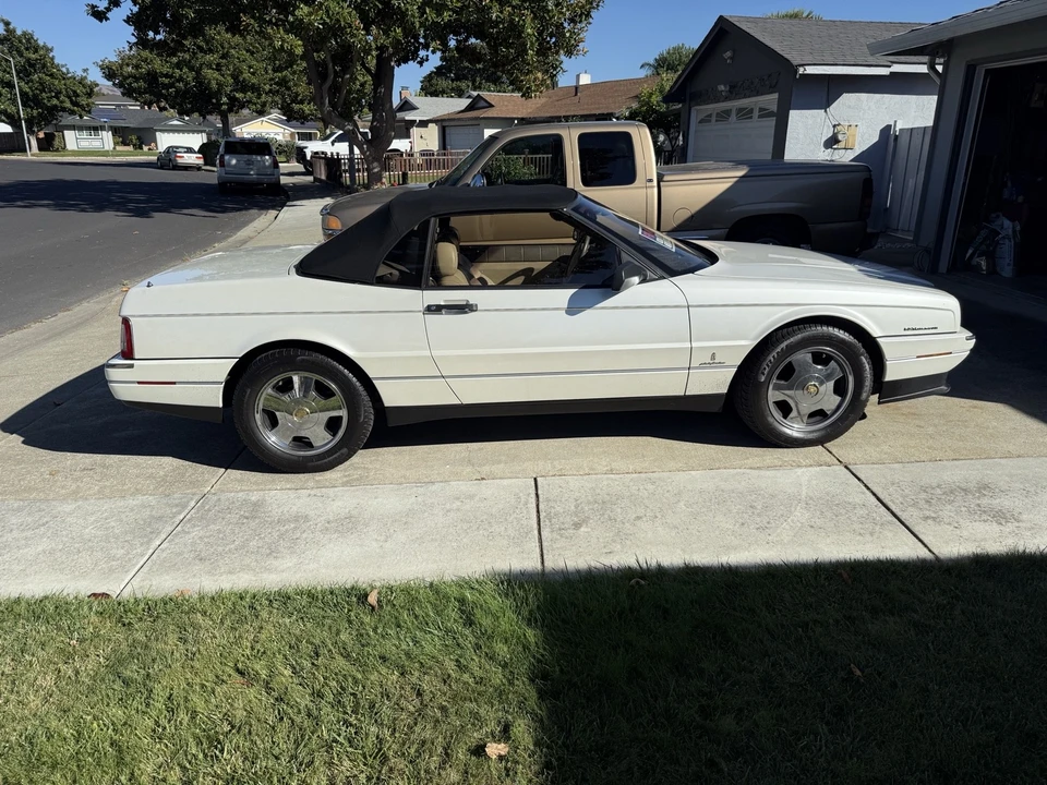 1993 Cadillac Allante - Image 16 of 29