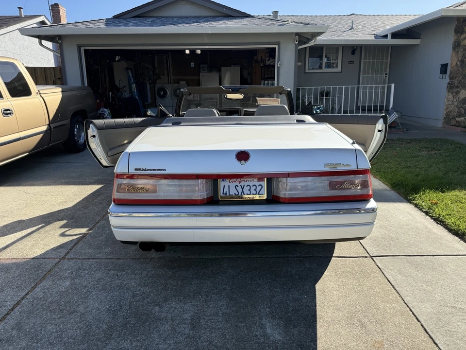 1993 Cadillac Allante - Image 12 of 29