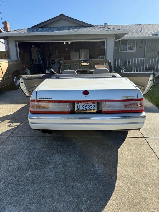 1993 Cadillac Allante - Image 11 of 29