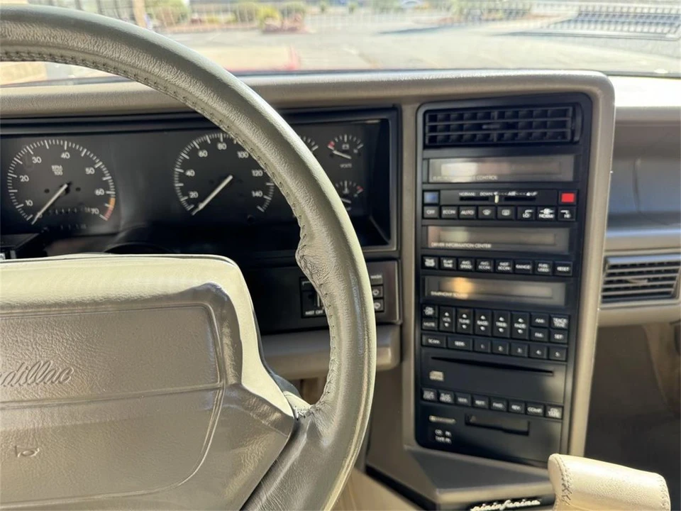 1993 Cadillac Allante - Image 13 of 31
