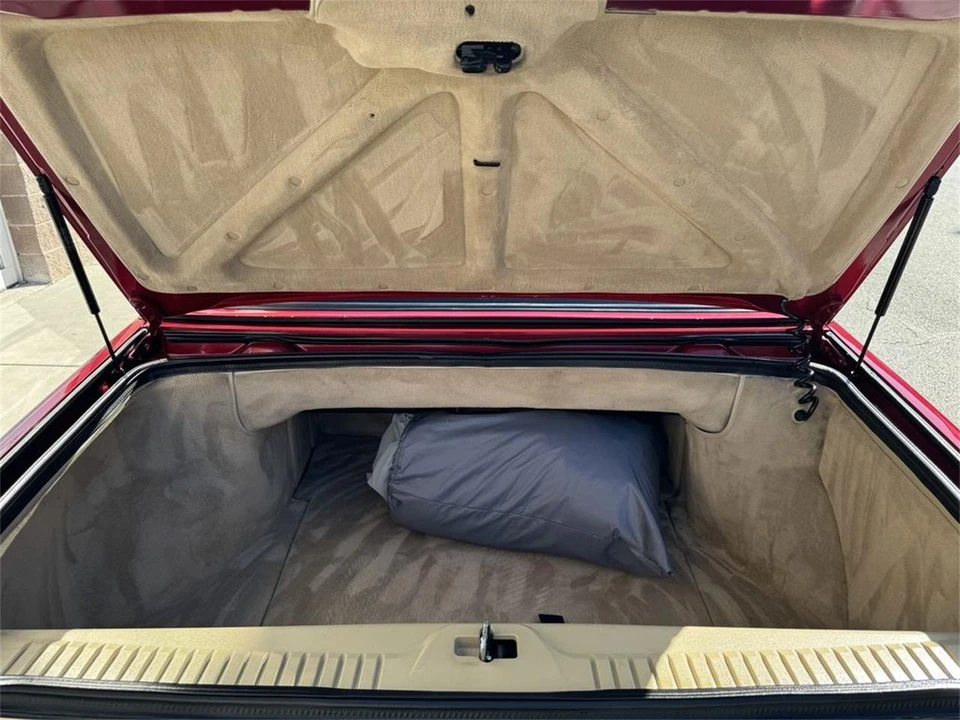 1993 Cadillac Allante - Image 16 of 31
