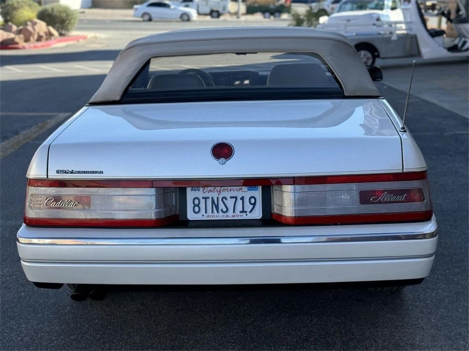 1993 Cadillac Allante - Image 16 of 28