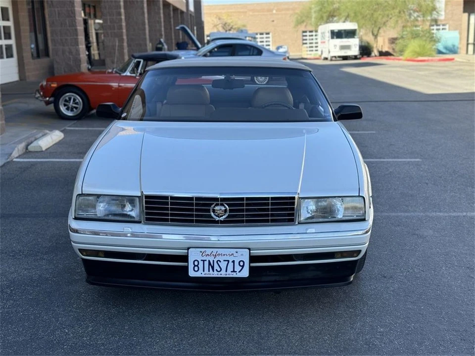 1993 Cadillac Allante - Image 10 of 28