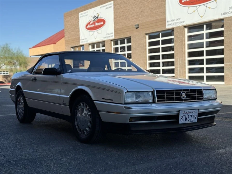 1993 Cadillac Allante - Image 11 of 28