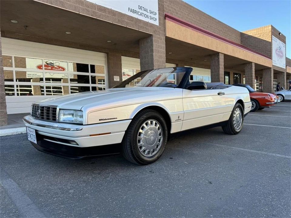 1993 Cadillac Allante - Image 2 of 28