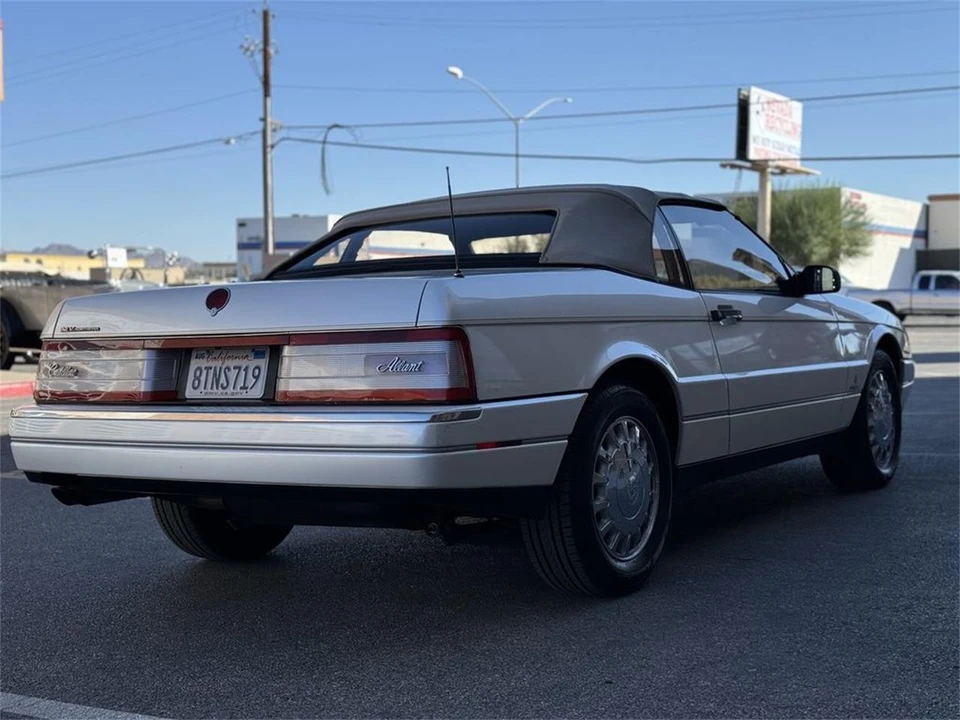 1993 Cadillac Allante - Image 14 of 28
