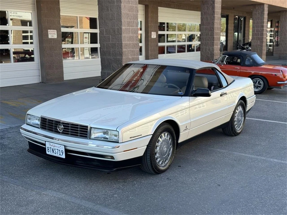 1993 Cadillac Allante - Image 9 of 28