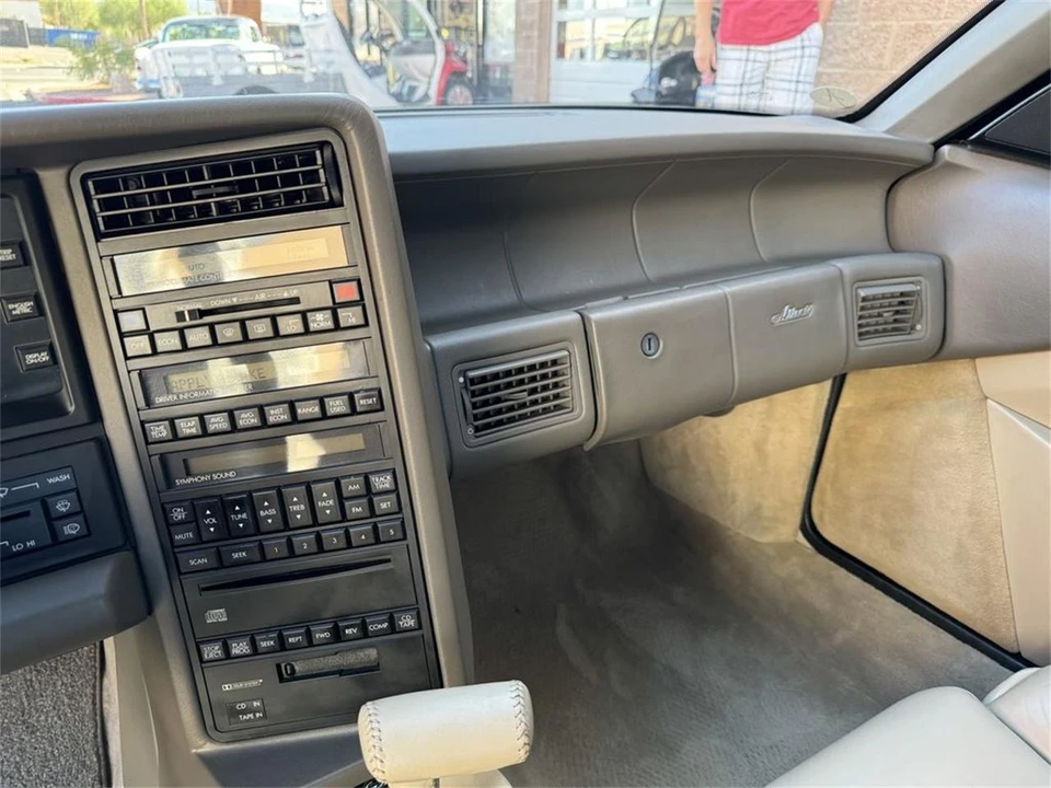 1993 Cadillac Allante - Image 18 of 28