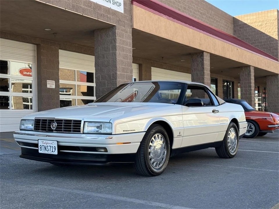 1993 Cadillac Allante - Image 8 of 28
