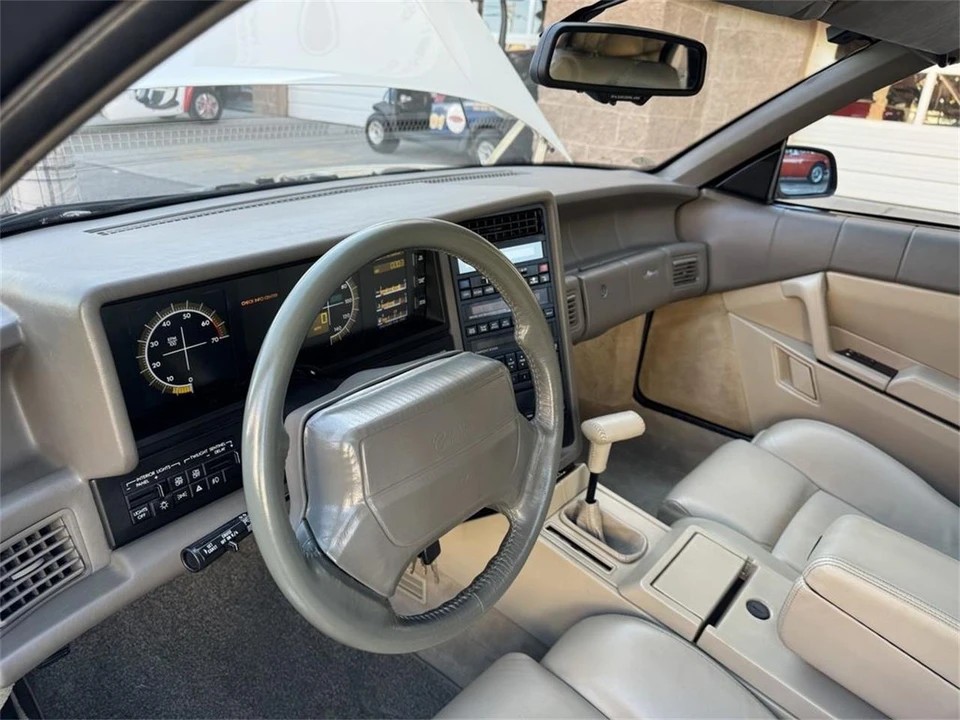 1993 Cadillac Allante - Image 22 of 28