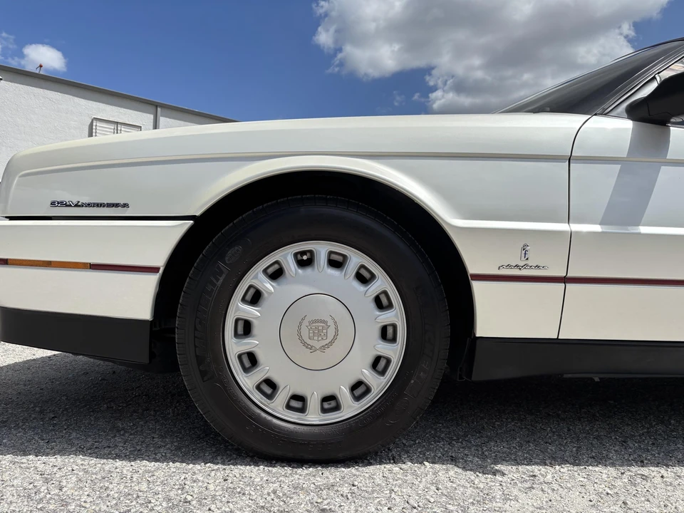 1993 Cadillac Allante - Image 25 of 31