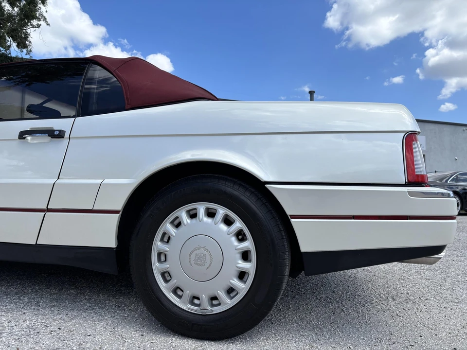 1993 Cadillac Allante - Image 27 of 31