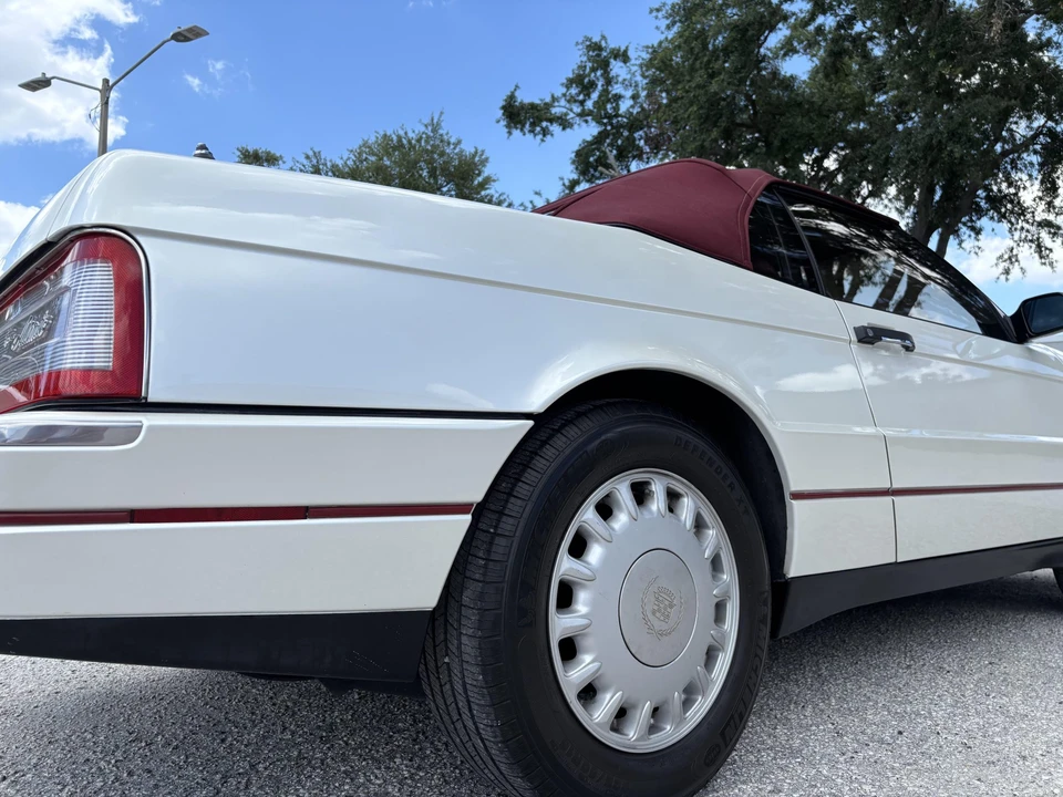 1993 Cadillac Allante - Image 28 of 31