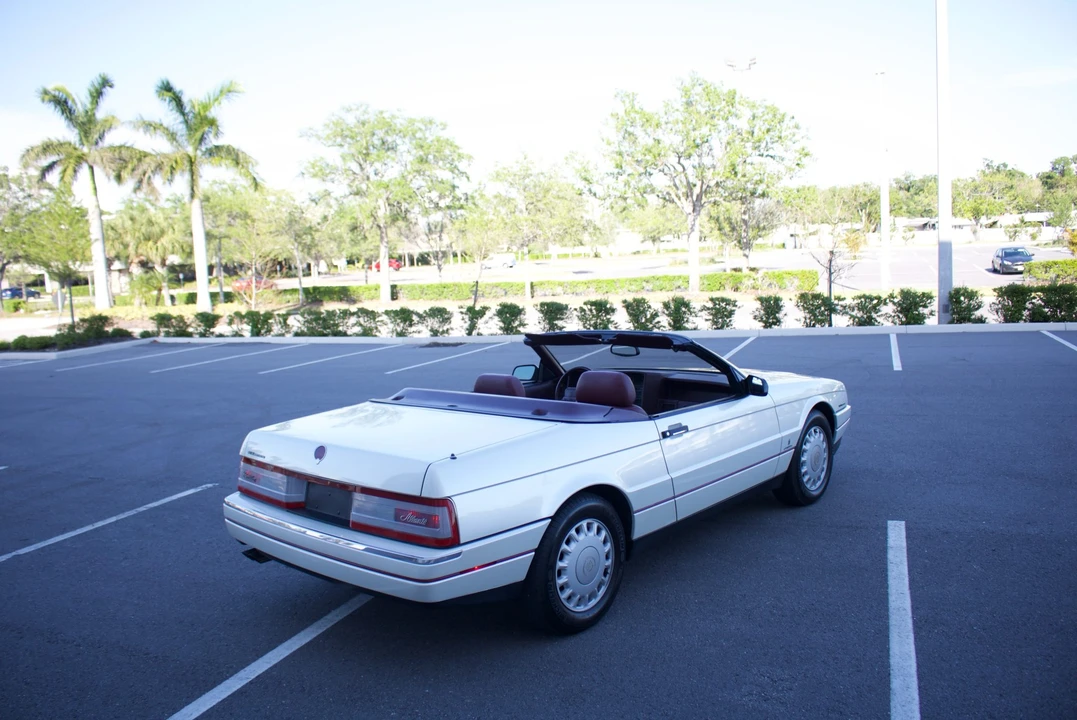 1993 Cadillac Allante - Image 18 of 31
