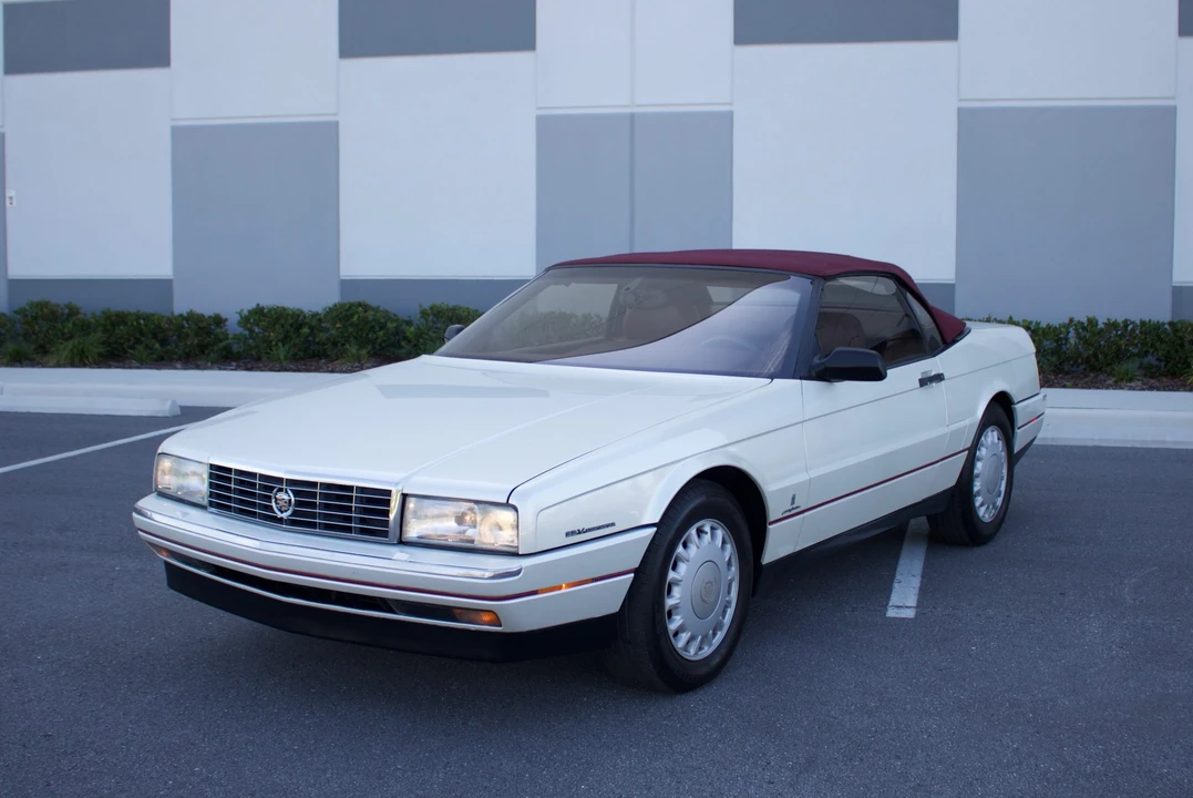 1993 Cadillac Allante - Image 2 of 31