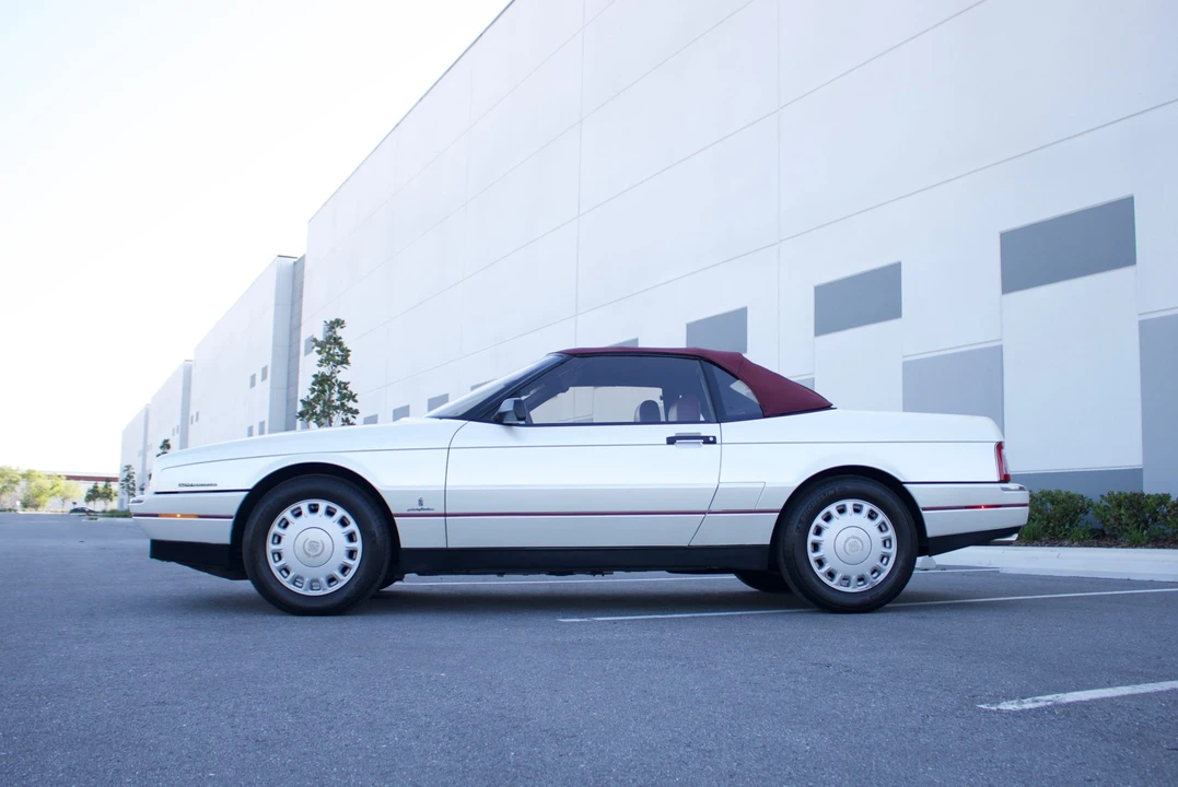 1993 Cadillac Allante - Image 5 of 31