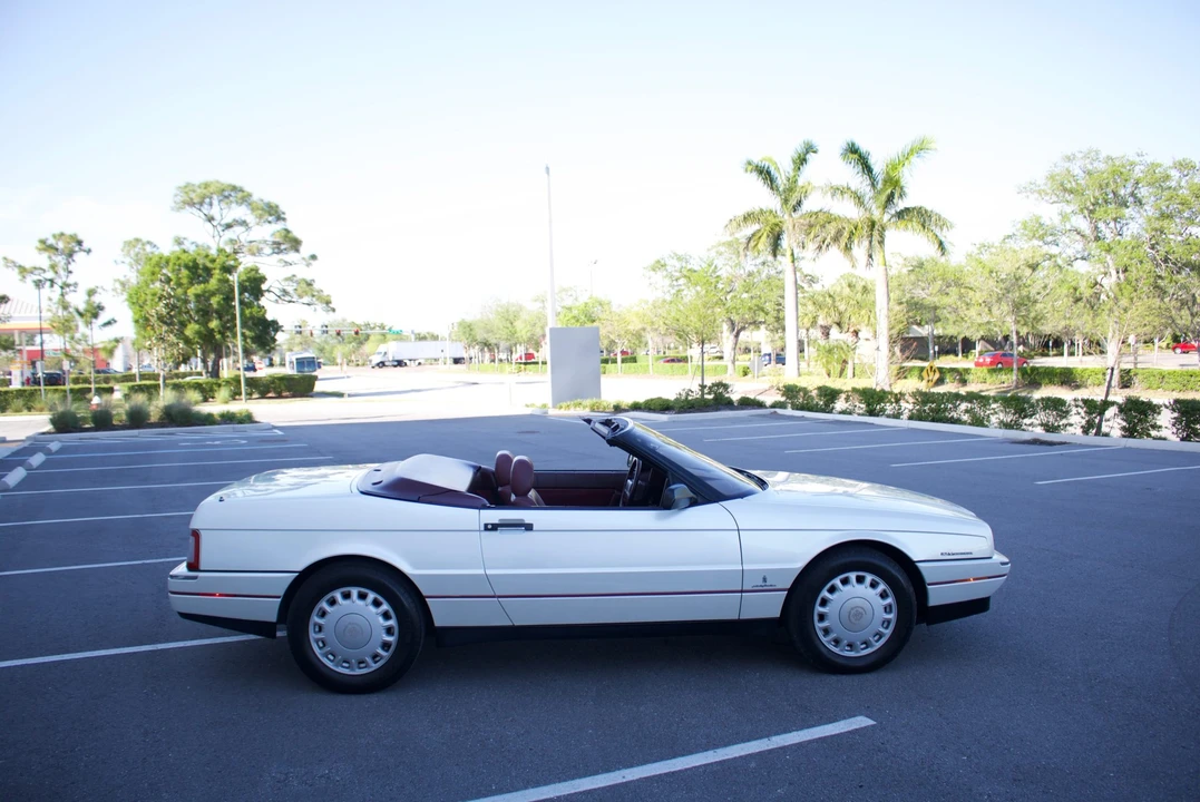 1993 Cadillac Allante - Image 19 of 31