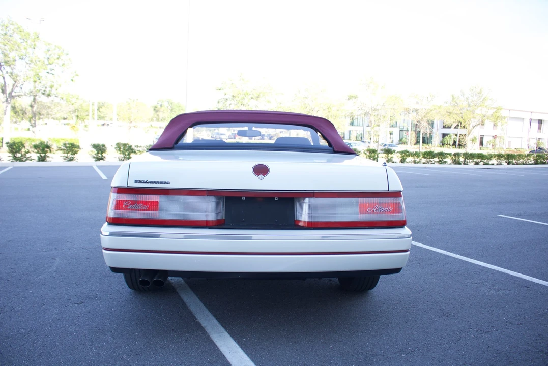 1993 Cadillac Allante - Image 8 of 31