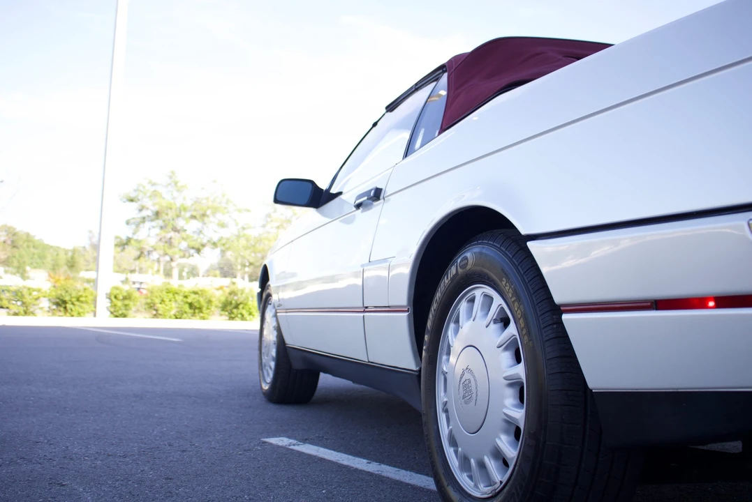 1993 Cadillac Allante - Image 23 of 31