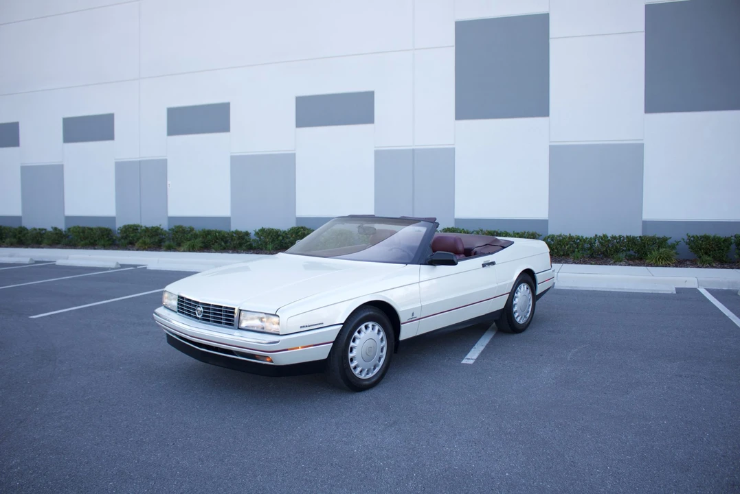 1993 Cadillac Allante - Image 15 of 31