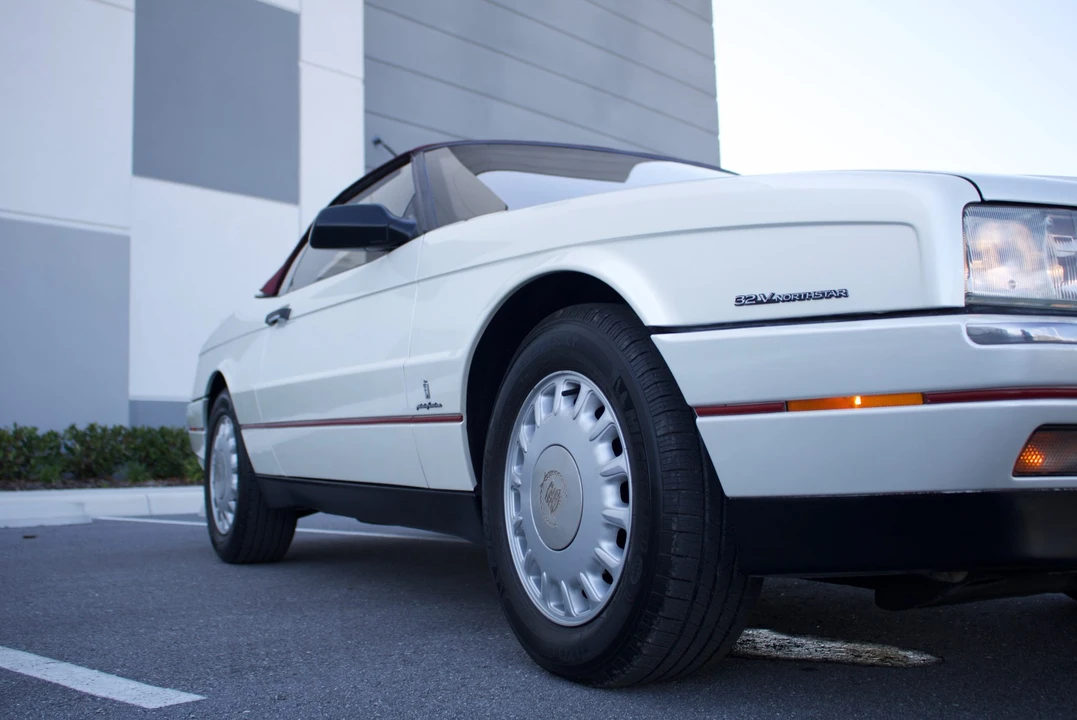 1993 Cadillac Allante - Image 21 of 31