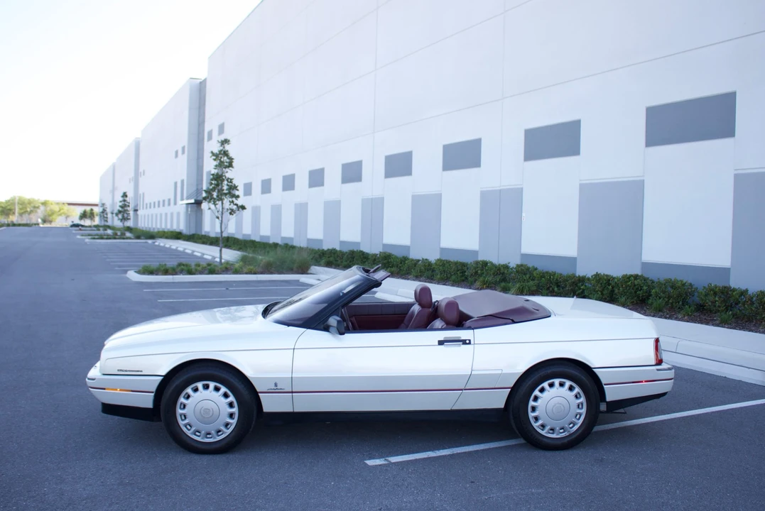 1993 Cadillac Allante - Image 16 of 31