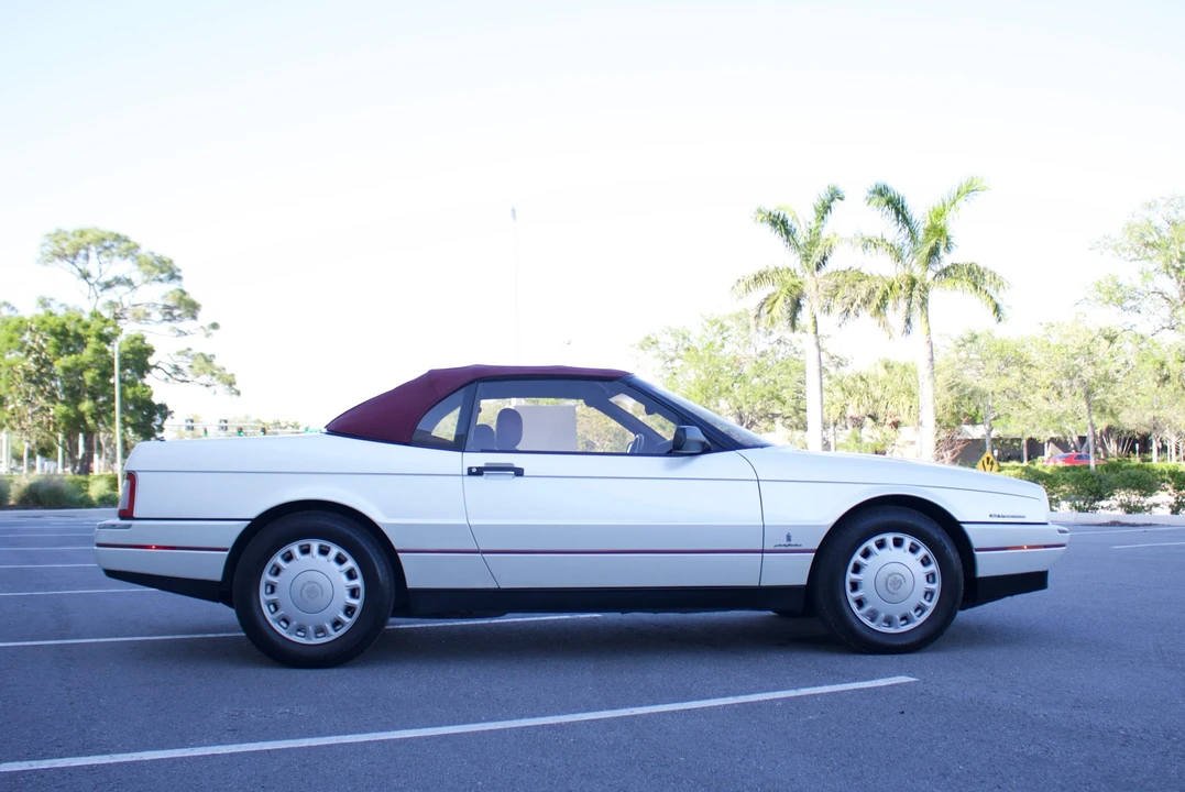 1993 Cadillac Allante - Image 12 of 31