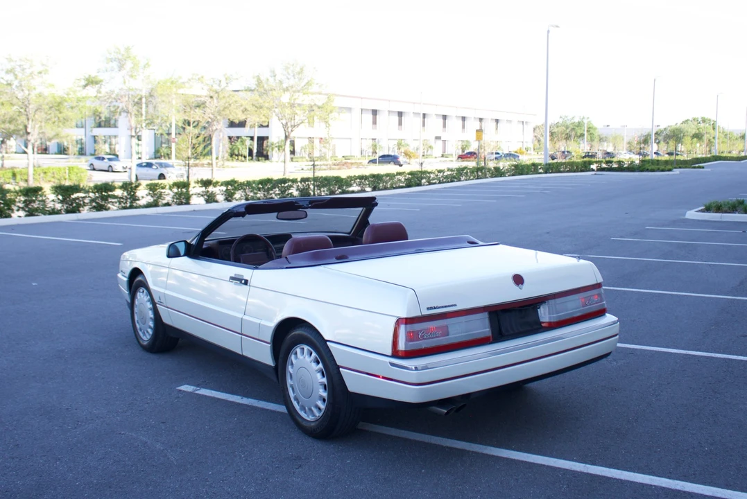 1993 Cadillac Allante - Image 17 of 31
