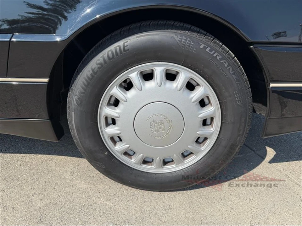 1993 Cadillac Allante - Image 11 of 31