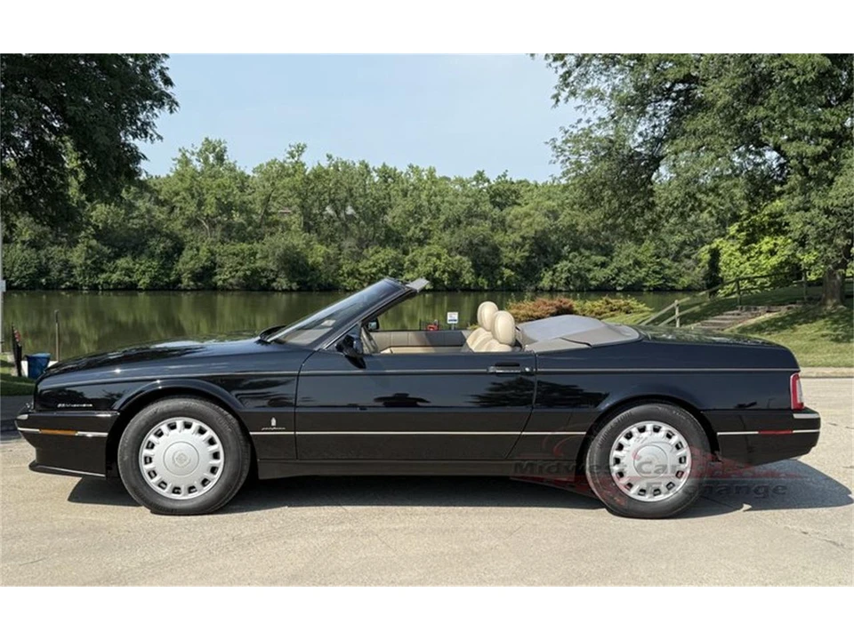 1993 Cadillac Allante - Image 2 of 31