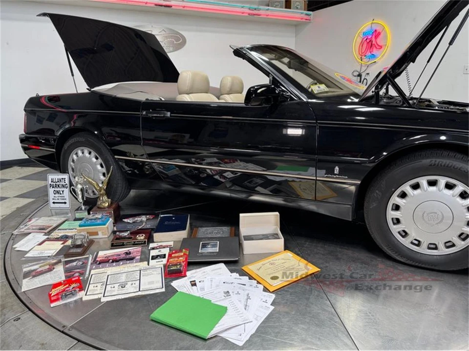 1993 Cadillac Allante - Image 23 of 31