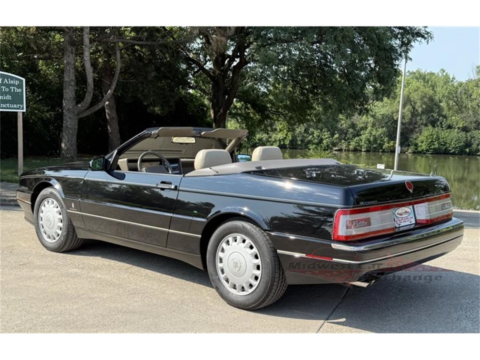1993 Cadillac Allante - Image 3 of 31