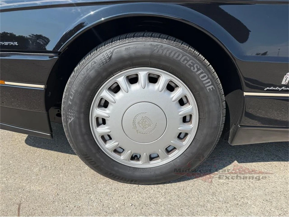 1993 Cadillac Allante - Image 10 of 31