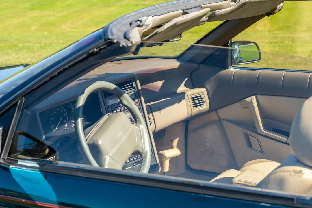 1993 Cadillac Allante - Image 22 of 31